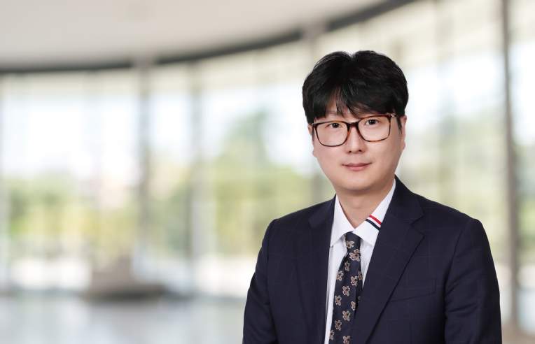 Seunghyuk Lim